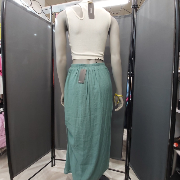 💢SOLD💢Forever 21 Sage skirt - Picture 3 of 14